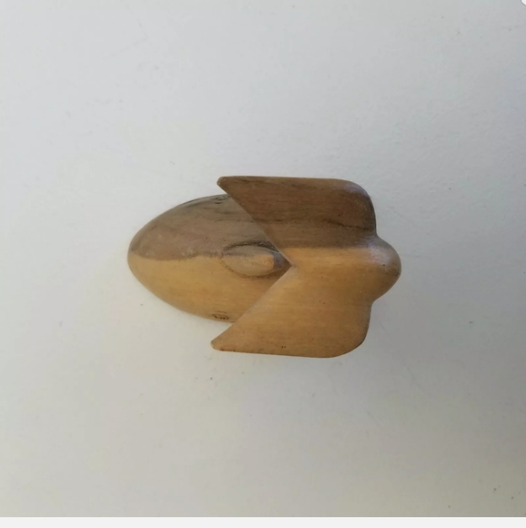 Hand Carved Wood Wooden Shark Whale Two Tone Figurine Statue 3.25" Decor - Picture 8 of 9